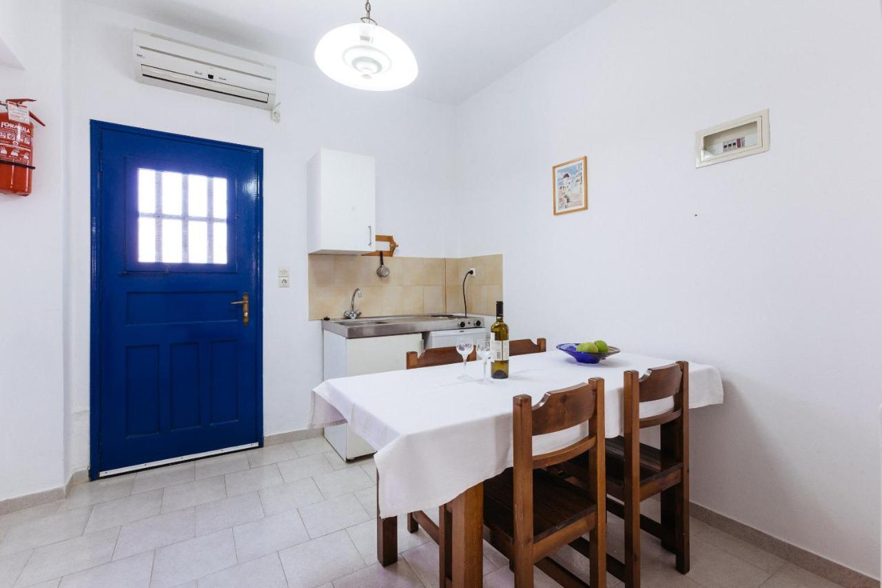 Thalassitis Coastal Apartments Perivolos  Buitenkant foto