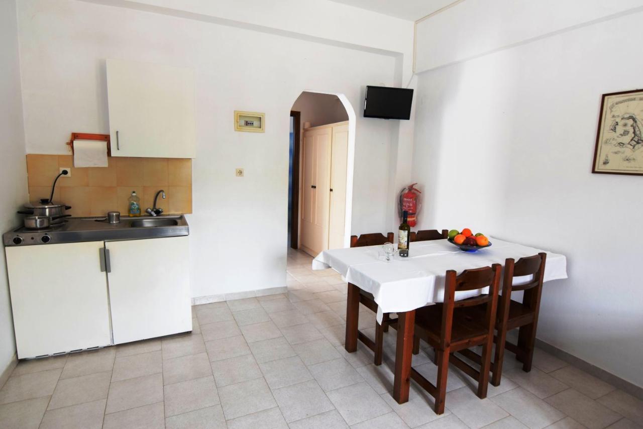 Thalassitis Coastal Apartments Perivolos  Buitenkant foto