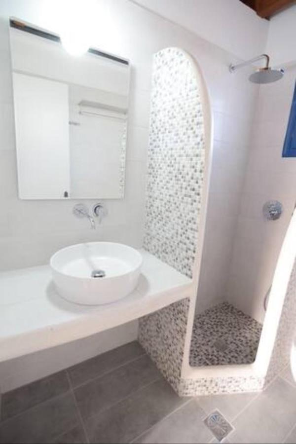 Thalassitis Coastal Apartments Perivolos  Buitenkant foto