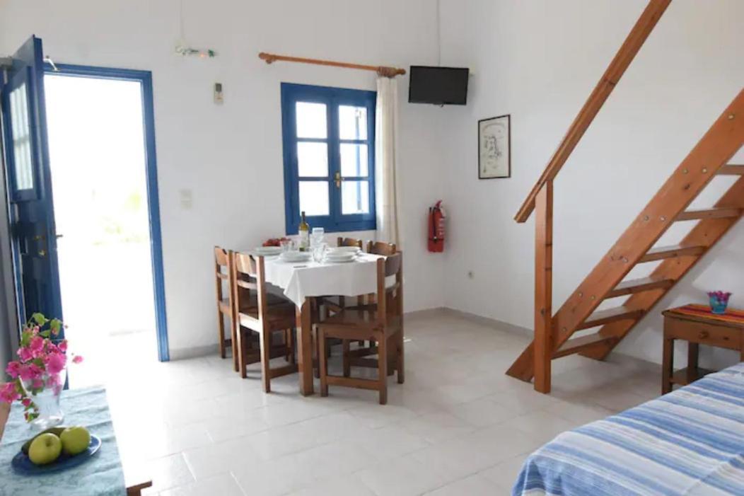 Thalassitis Coastal Apartments Perivolos  Buitenkant foto