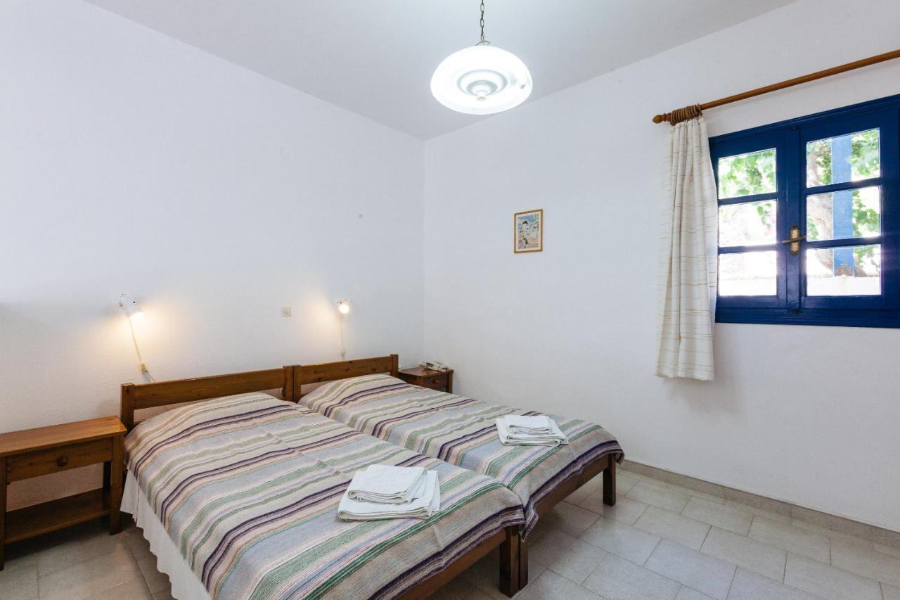 Thalassitis Coastal Apartments Perivolos  Buitenkant foto