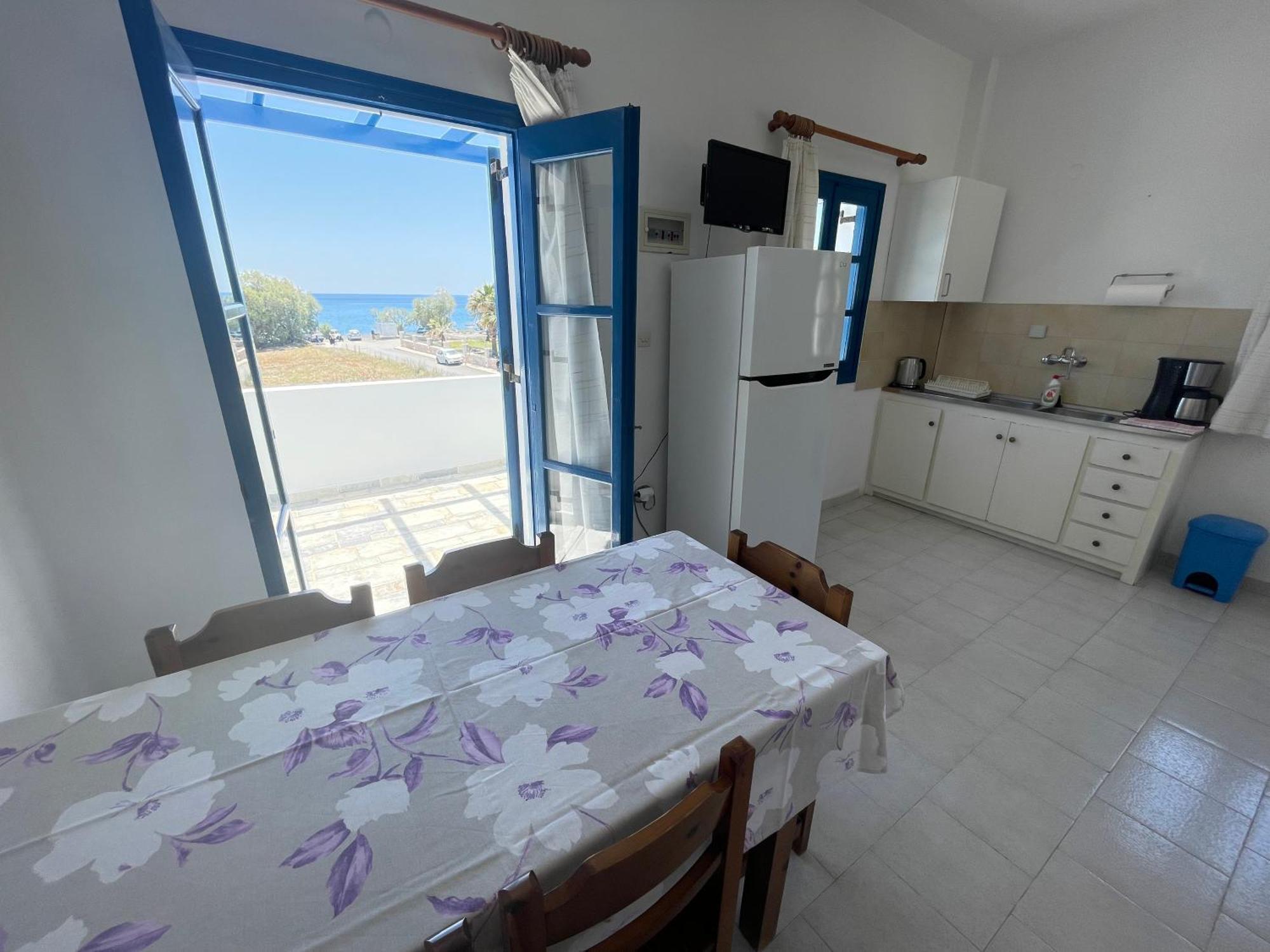Thalassitis Coastal Apartments Perivolos  Buitenkant foto