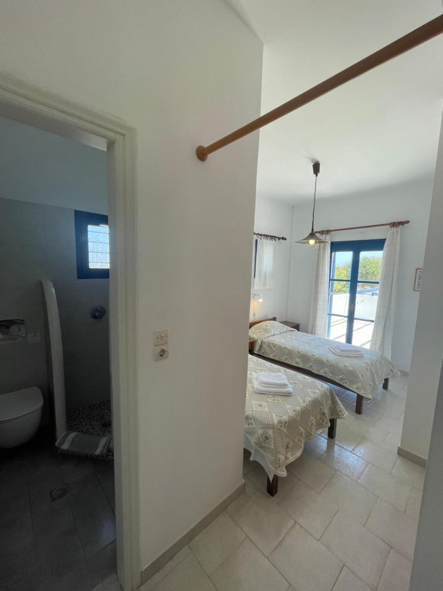 Thalassitis Coastal Apartments Perivolos  Buitenkant foto