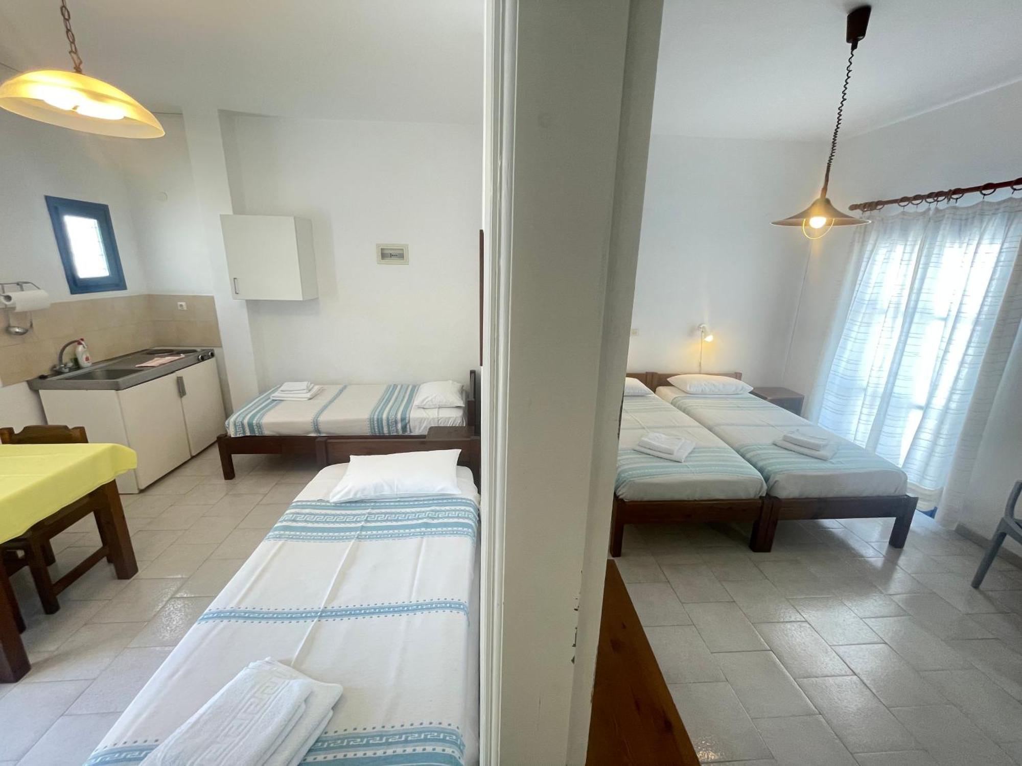 Thalassitis Coastal Apartments Perivolos  Buitenkant foto