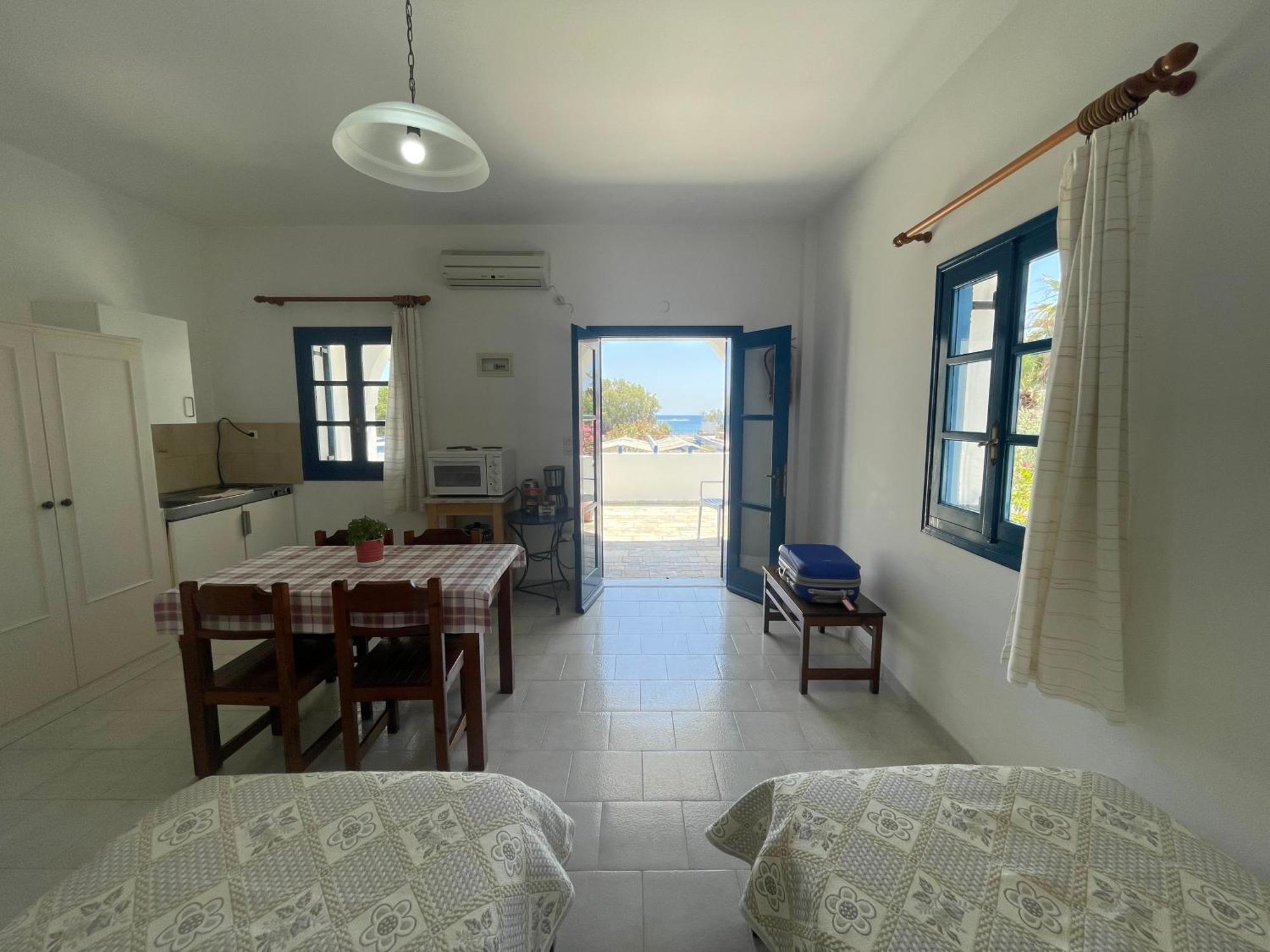 Thalassitis Coastal Apartments Perivolos  Buitenkant foto